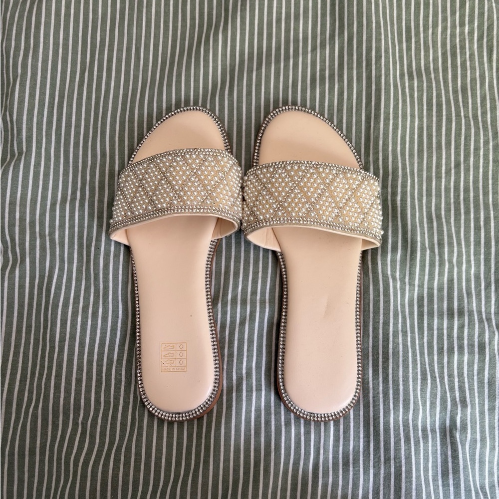 Zara Cream Sandals Minimalist Slide Design